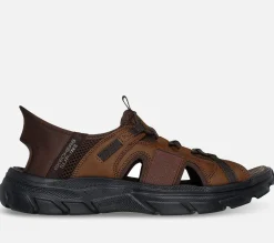 Relaxed Fit: Slip-ins: Revolted – Merrick