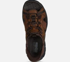Relaxed Fit: Slip-ins: Revolted – Merrick