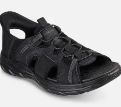 Relaxed Fit: Slip-ins: Revolted – Merrick